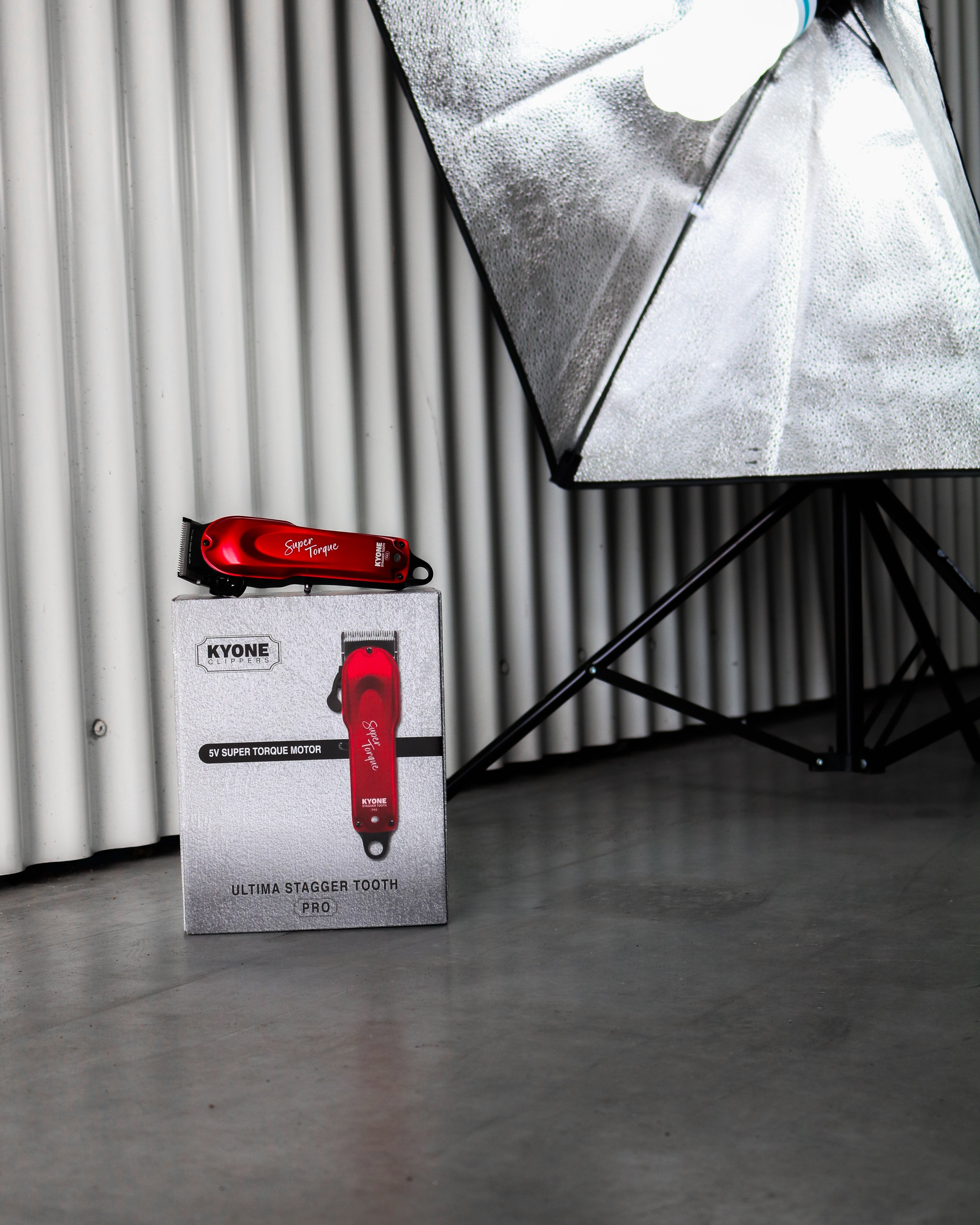 Kyone Ultima Stagger Tooth Pro Clipper